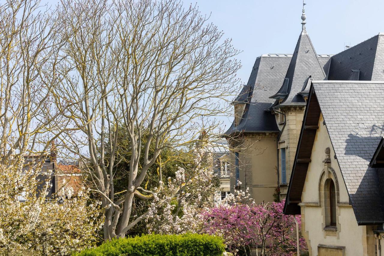 Hotel De Lion Sur Mer Buitenkant foto