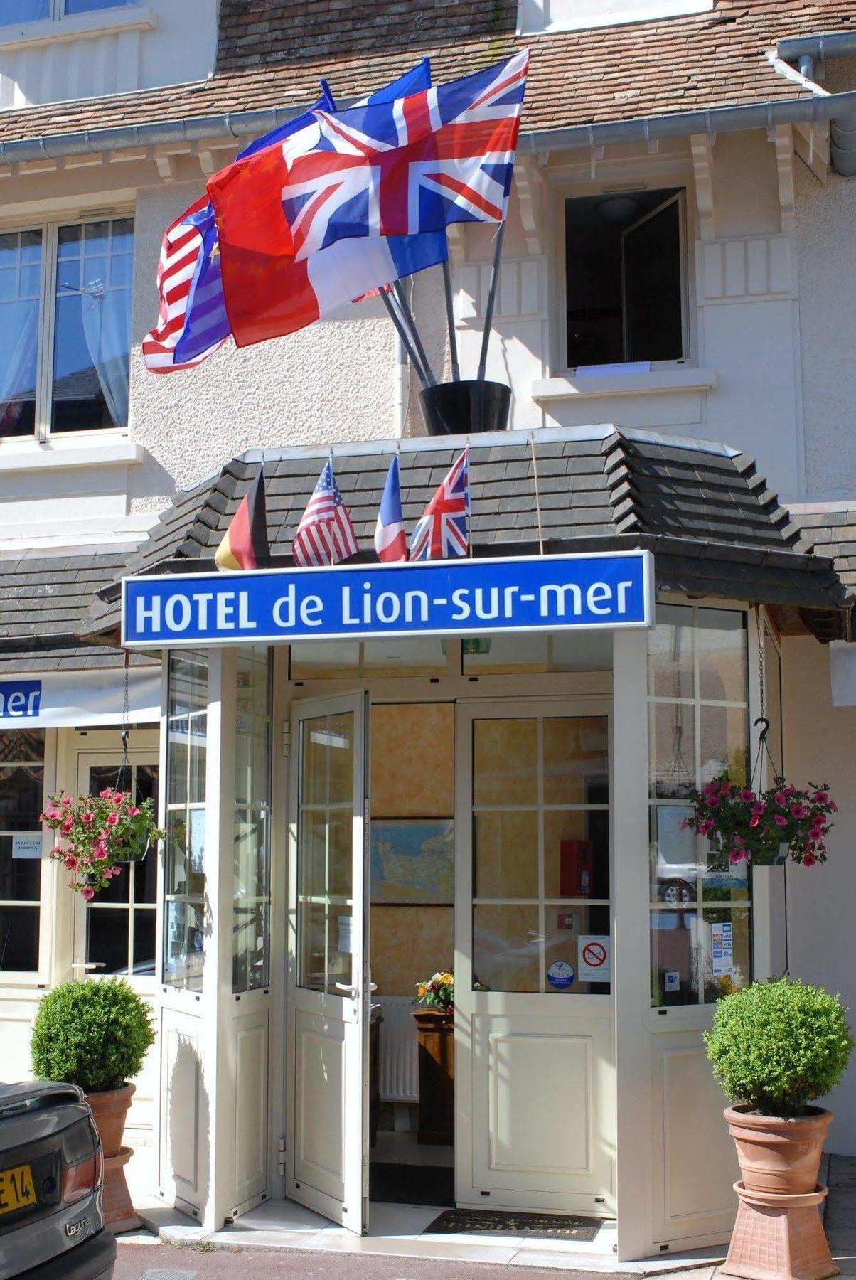 Hotel De Lion Sur Mer Buitenkant foto